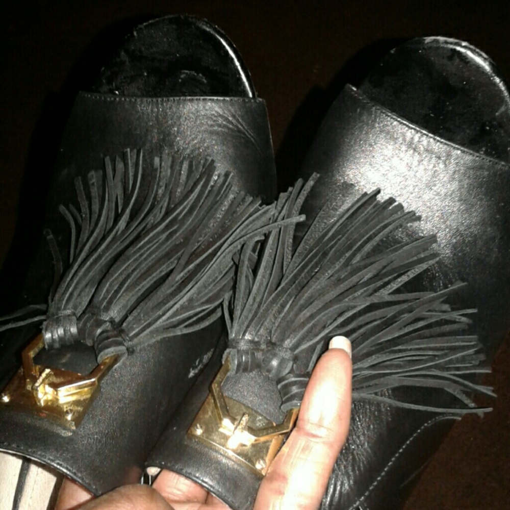 Sexy women's soft leather sandal heels.